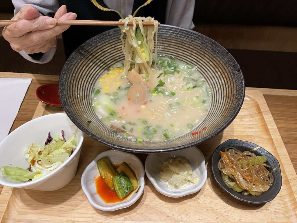 Tonkotsu Ramen 돈코츠라면 | Pork bone broth